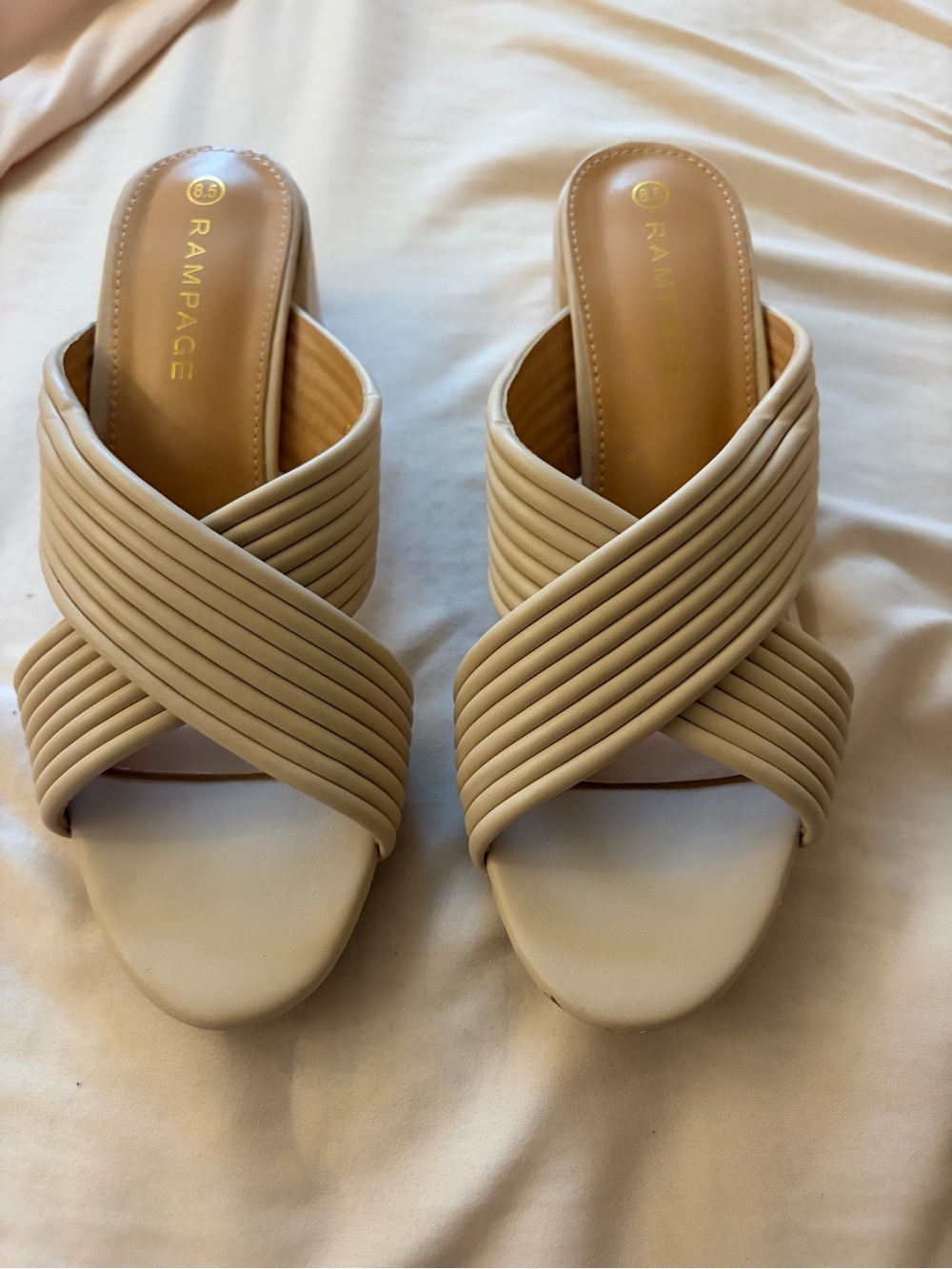 Rampage Women's Taupe Crisscross Ribbed Slide Mules